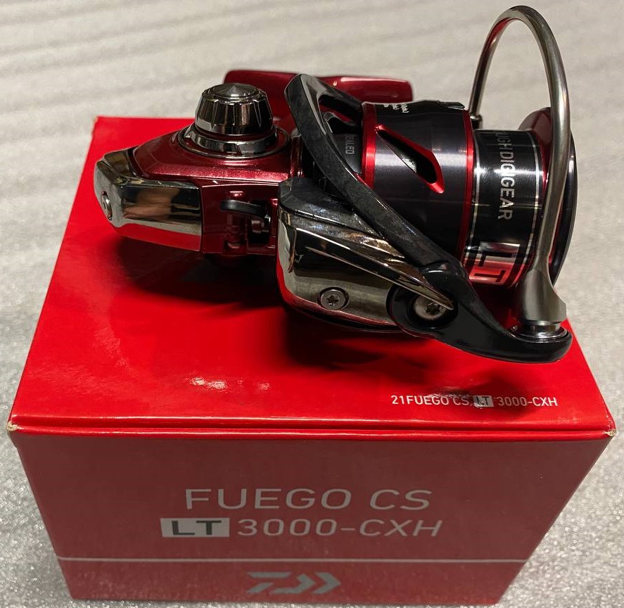 Катушка спиннинговая безынерционная Daiwa 21 Fuego CS LT 3000-CXH